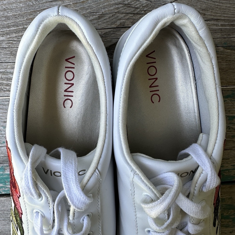 Vionic Syra Leather Sneakers Shoes White Size 9 Red Roses Flower Embroidered EUC - Picture 7 of 9